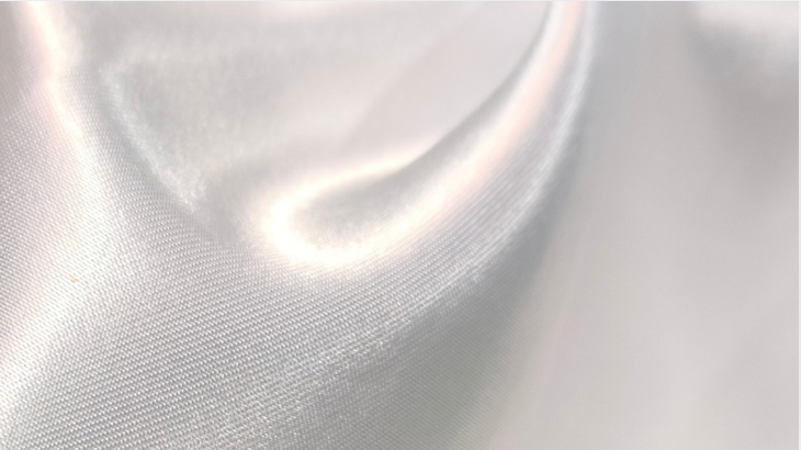 Satin satiné blanc doux lisse